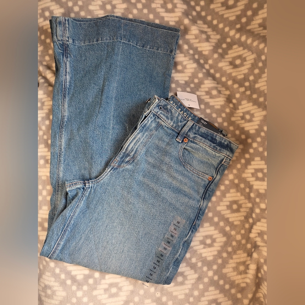 American Eagle Women's Classic Blue Hi-Rise FLARE Jeans